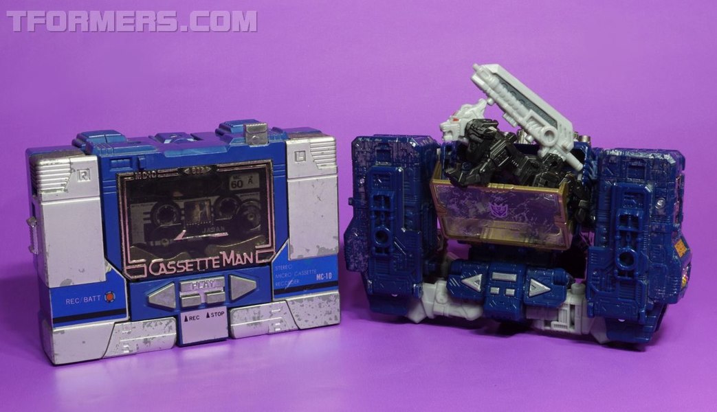 War For Cybertron Siege Soundwave Voyager Figure  (54 of 55)